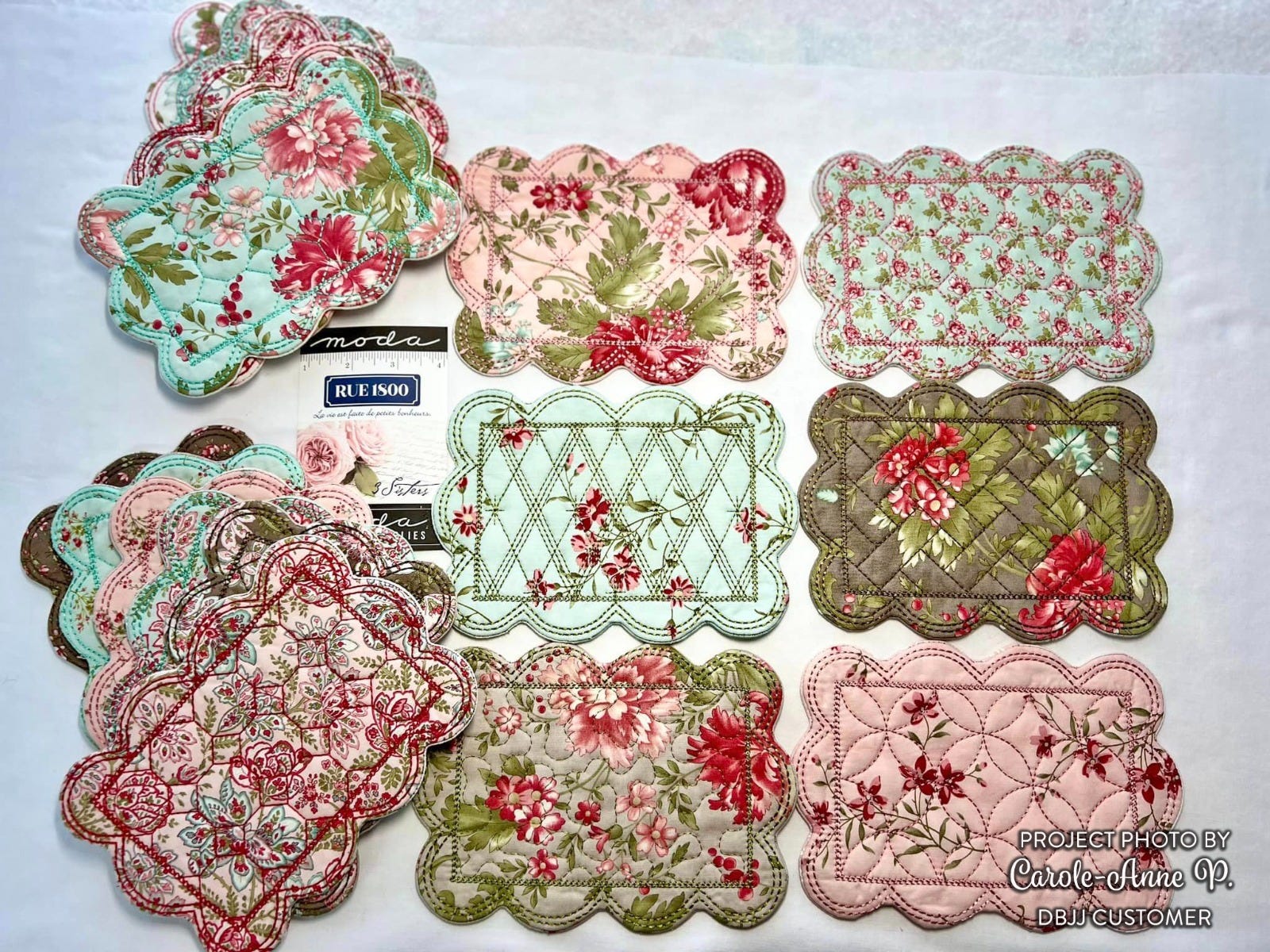 ITH Quilted Scallop Mug Rug