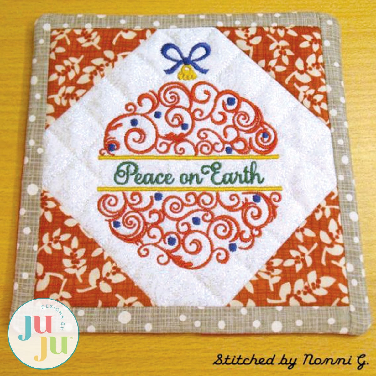 Split Christmas Potholders by Oma's Place | Machine Embroidery Designs by JuJu