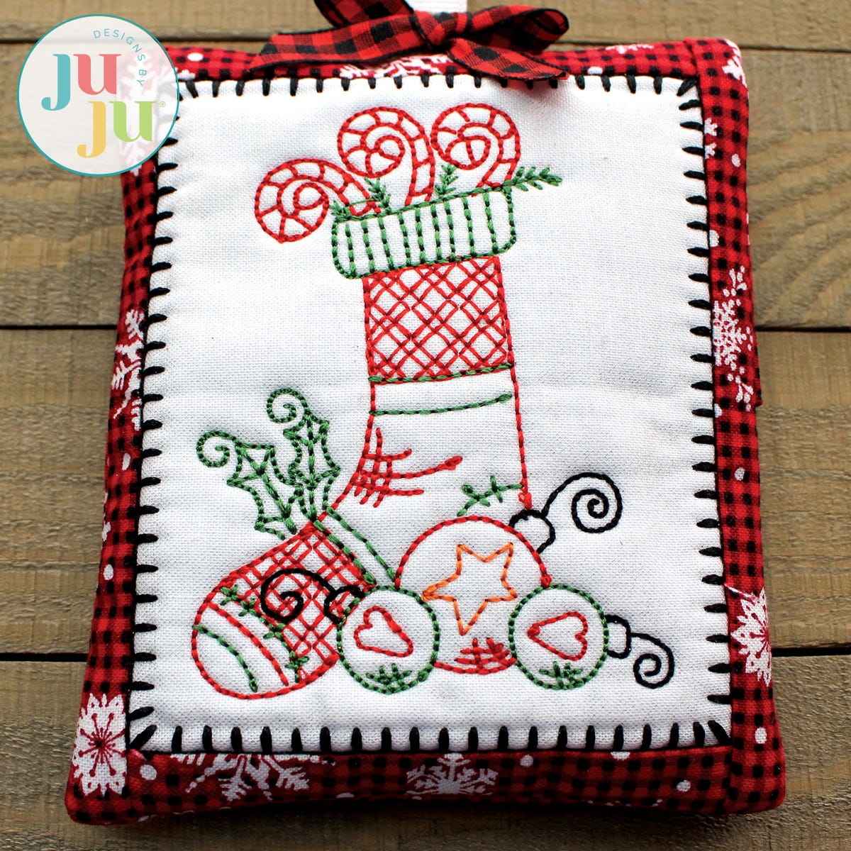 In The Hoop Christmas Sachets Project by Oma's Place | Machine Embroidery Designs by JuJu