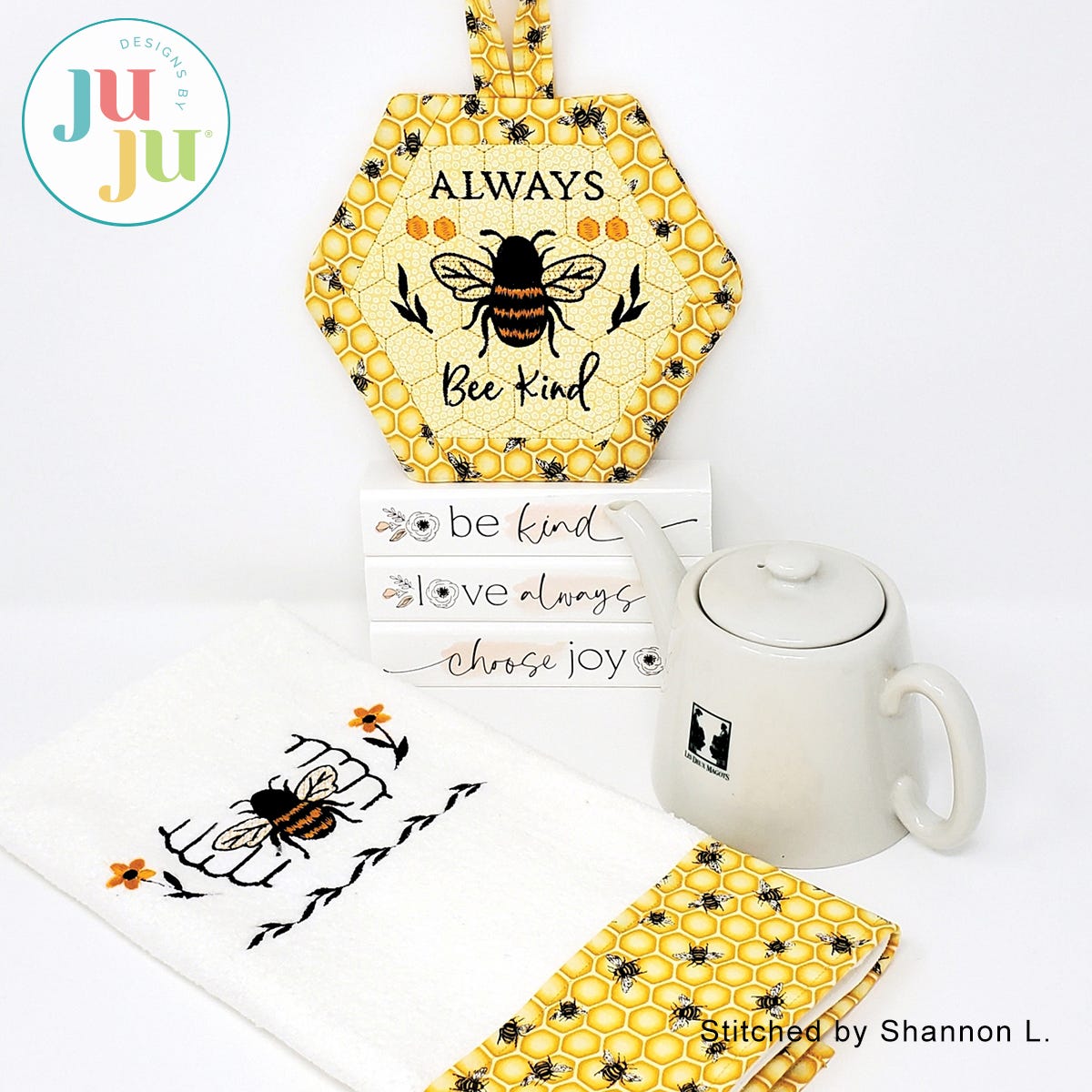 In The Hoop Bee Kitchen Potholder/Towel Project by Oma's Place