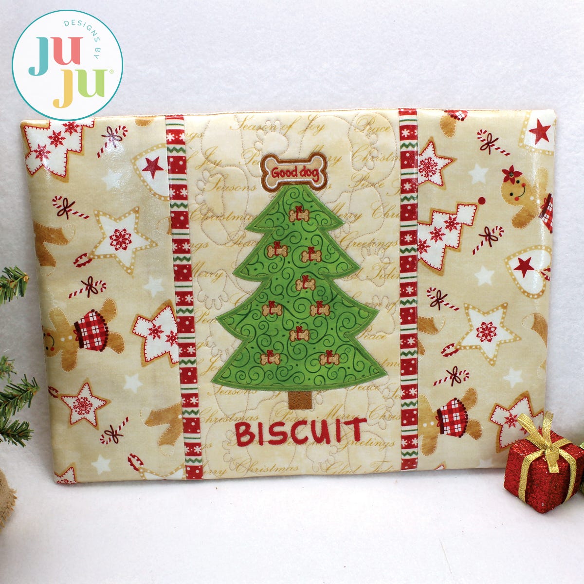 Christmas Dog Mat by Oma's Place | Machine Embroidery Designs by JuJu