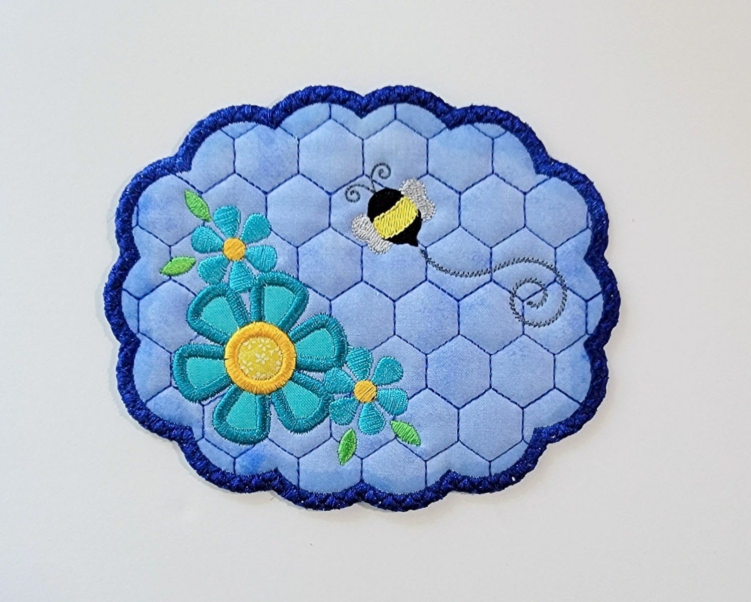 ITH Busy Bees Scalloped Mug Rug | Machine Embroidery Designs by JuJu