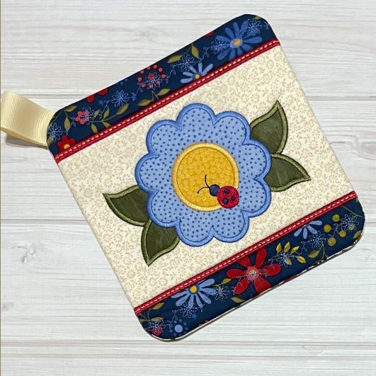 ITH Daisy Pot Holder 2