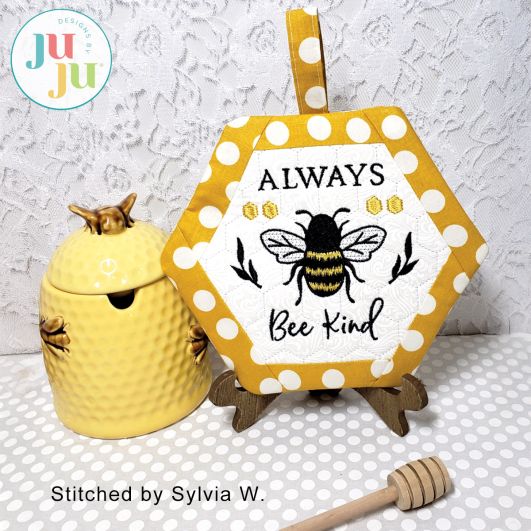 Bee Kitchen Set by Oma's Place | Machine Embroidery Designs by JuJu