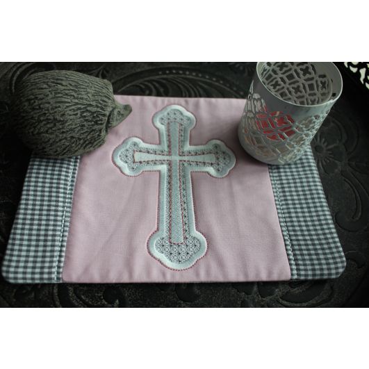 Mug Rug Cross Borders 3 | Machine Embroidery Designs by JuJu
