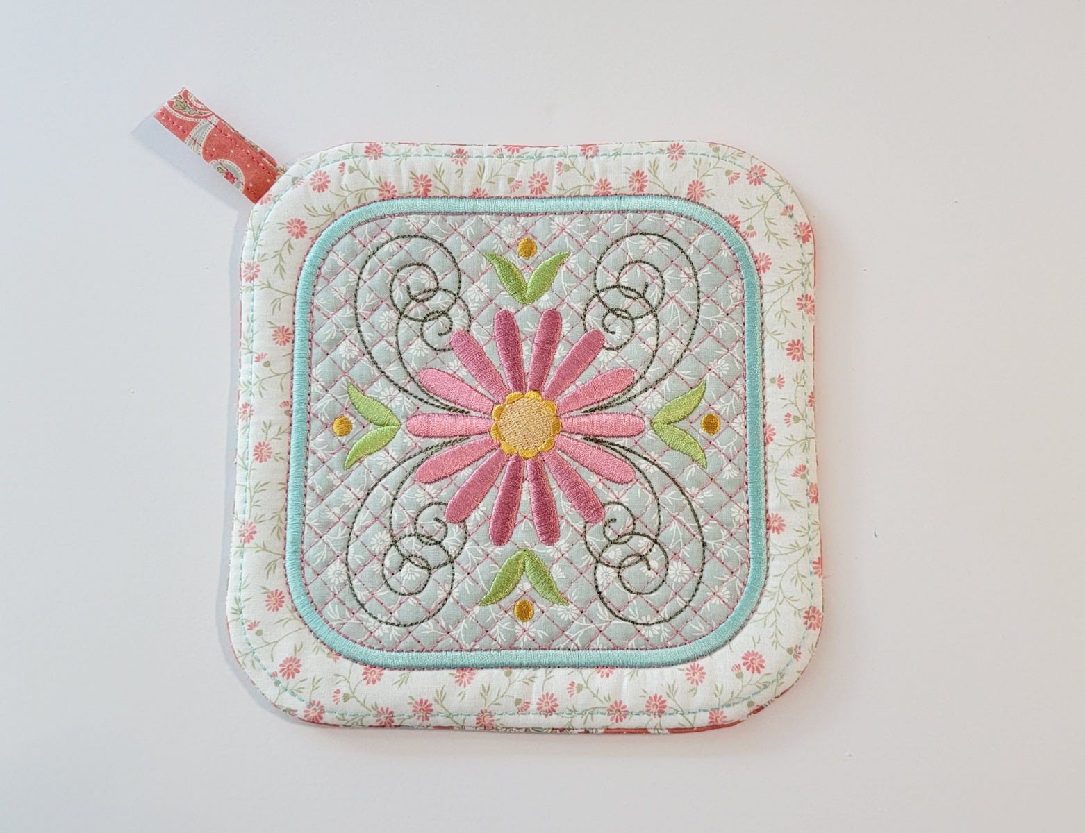 ITH Daisy Pot Holder 1 | Machine Embroidery Designs by JuJu