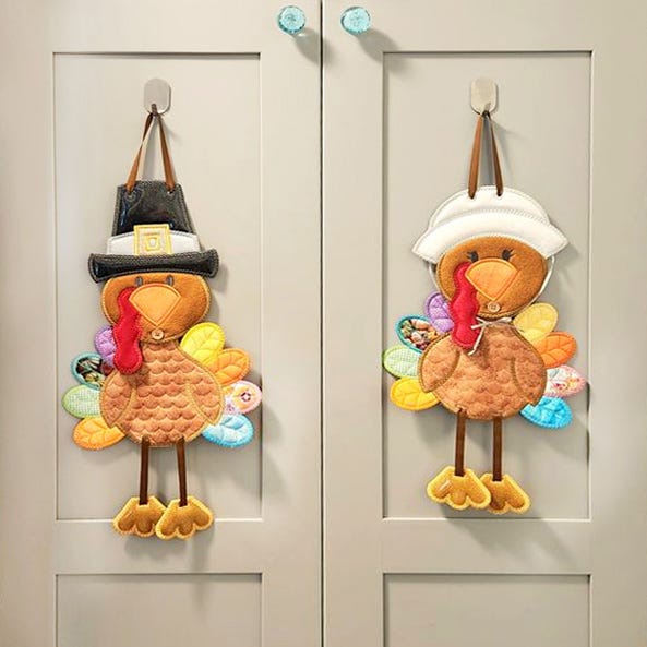 In The Hoop Pilgrim Turkeys Wall Hanging | Designs by JuJu Digital Embroidery Designs