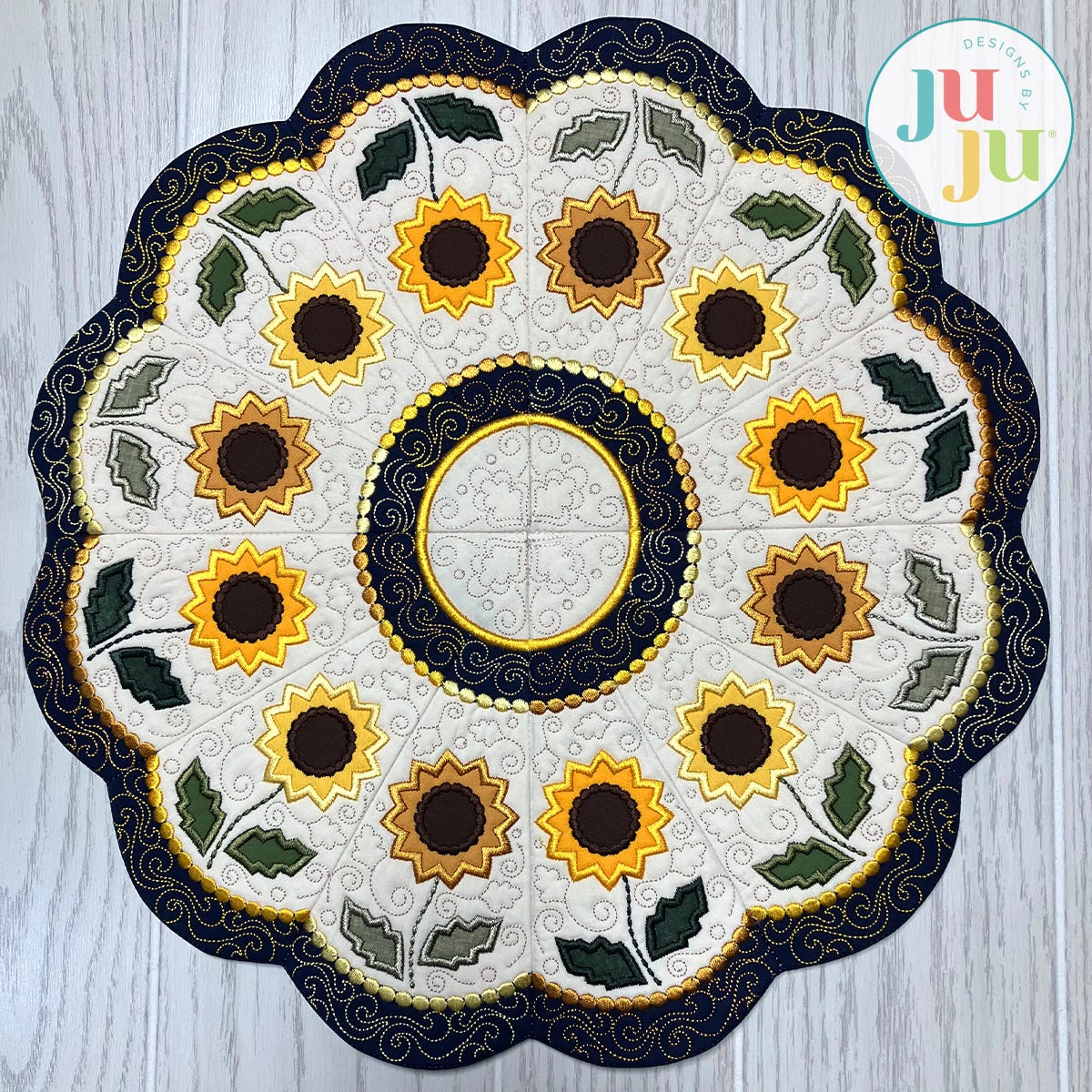 In The Hoop Scalloped Fall Table Topper Project