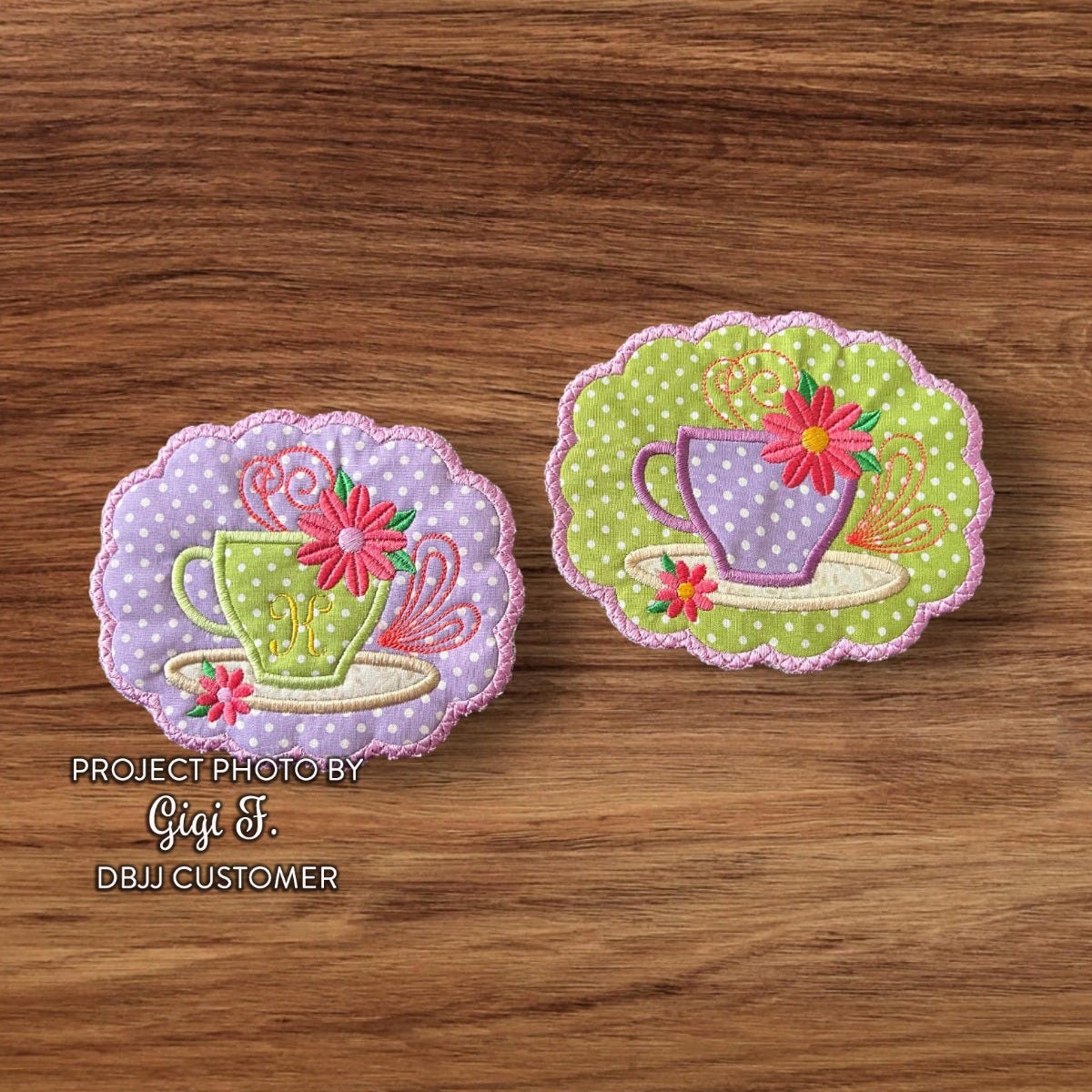 ITH Scalloped Tea Cup Flower Mug Rug