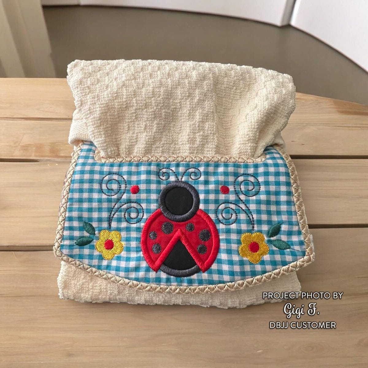 ITH Ladybug Wrap Around Towel Topper