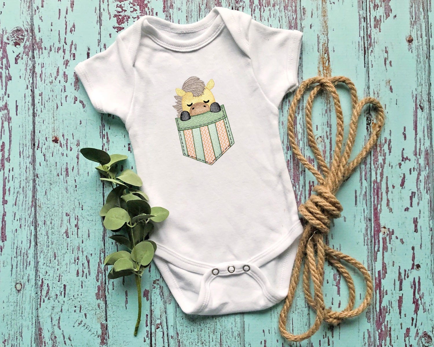 Pocket Horse | Machine Embroidery Designs by JuJu