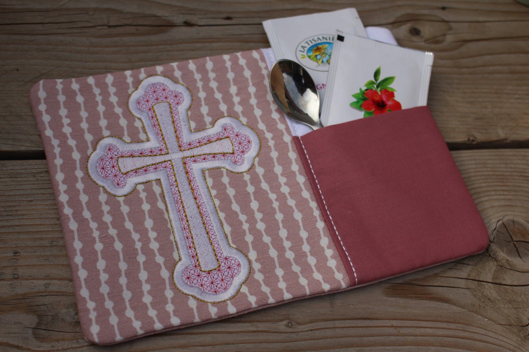 Mug Rug Cross Pocket 2 | Machine Embroidery Designs by JuJu