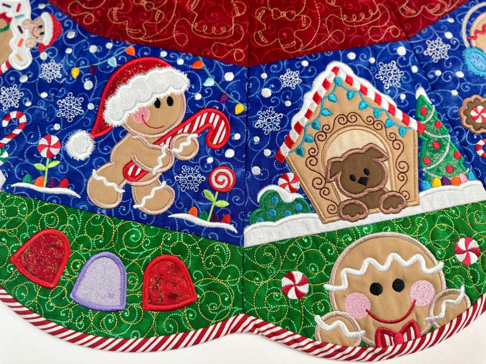 ITH Gingerbread Tree Skirt