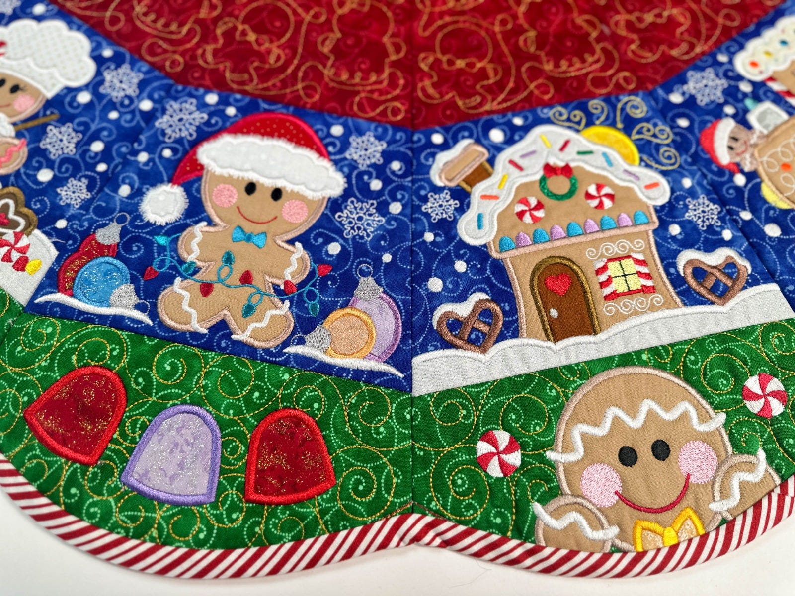 ITH Gingerbread Tree Skirt