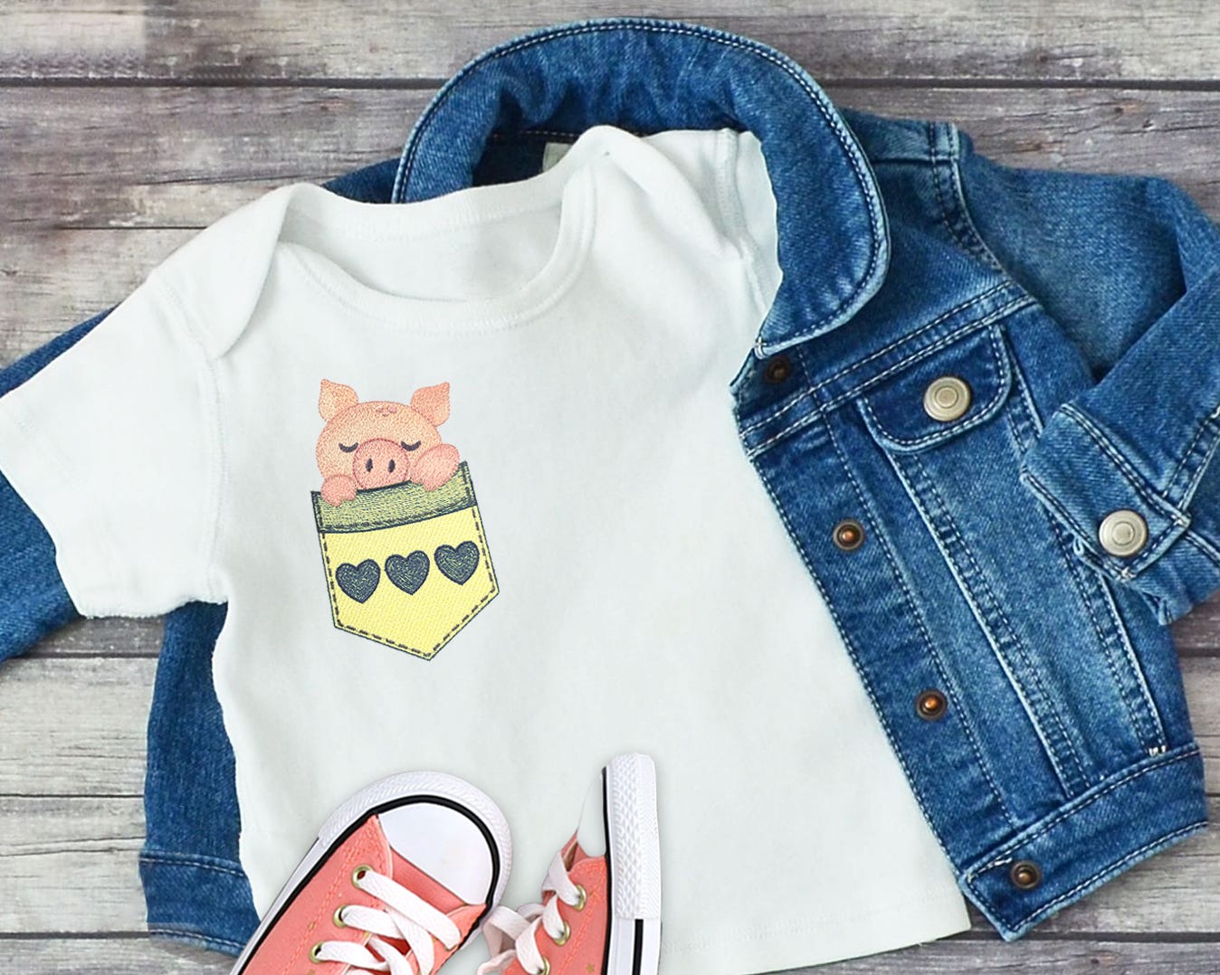 Pocket Pig | Machine Embroidery Designs by JuJu