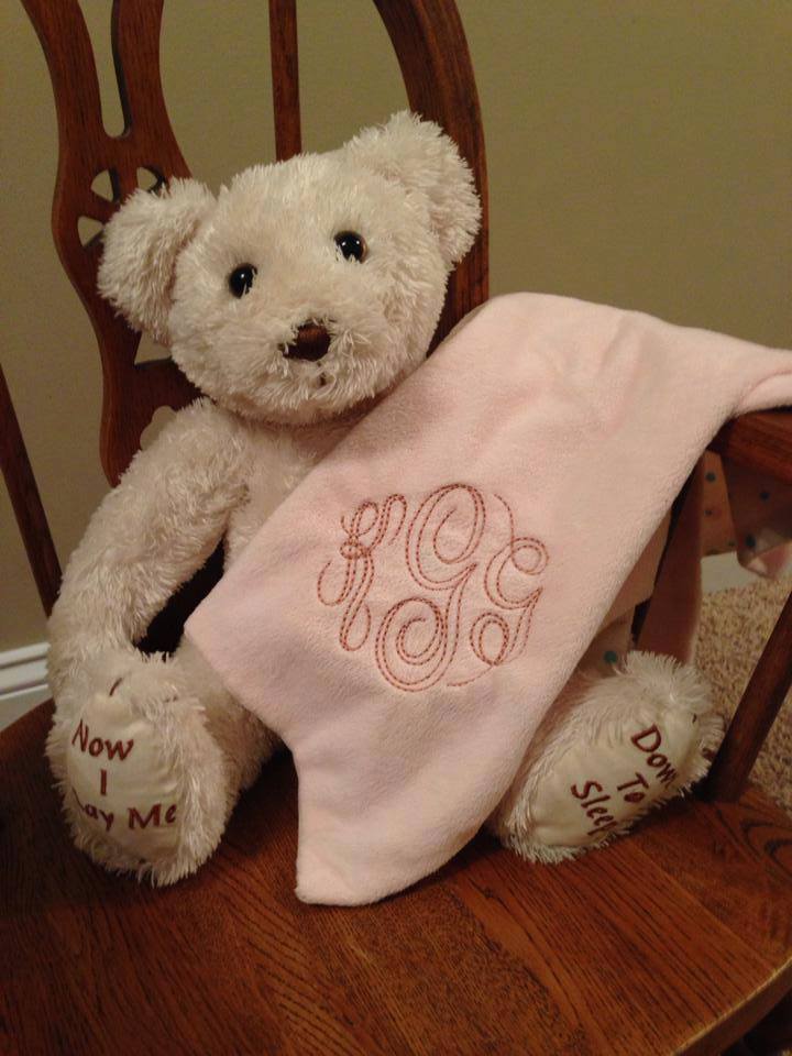 Teddy-Bean Stitch Circular Monogram-