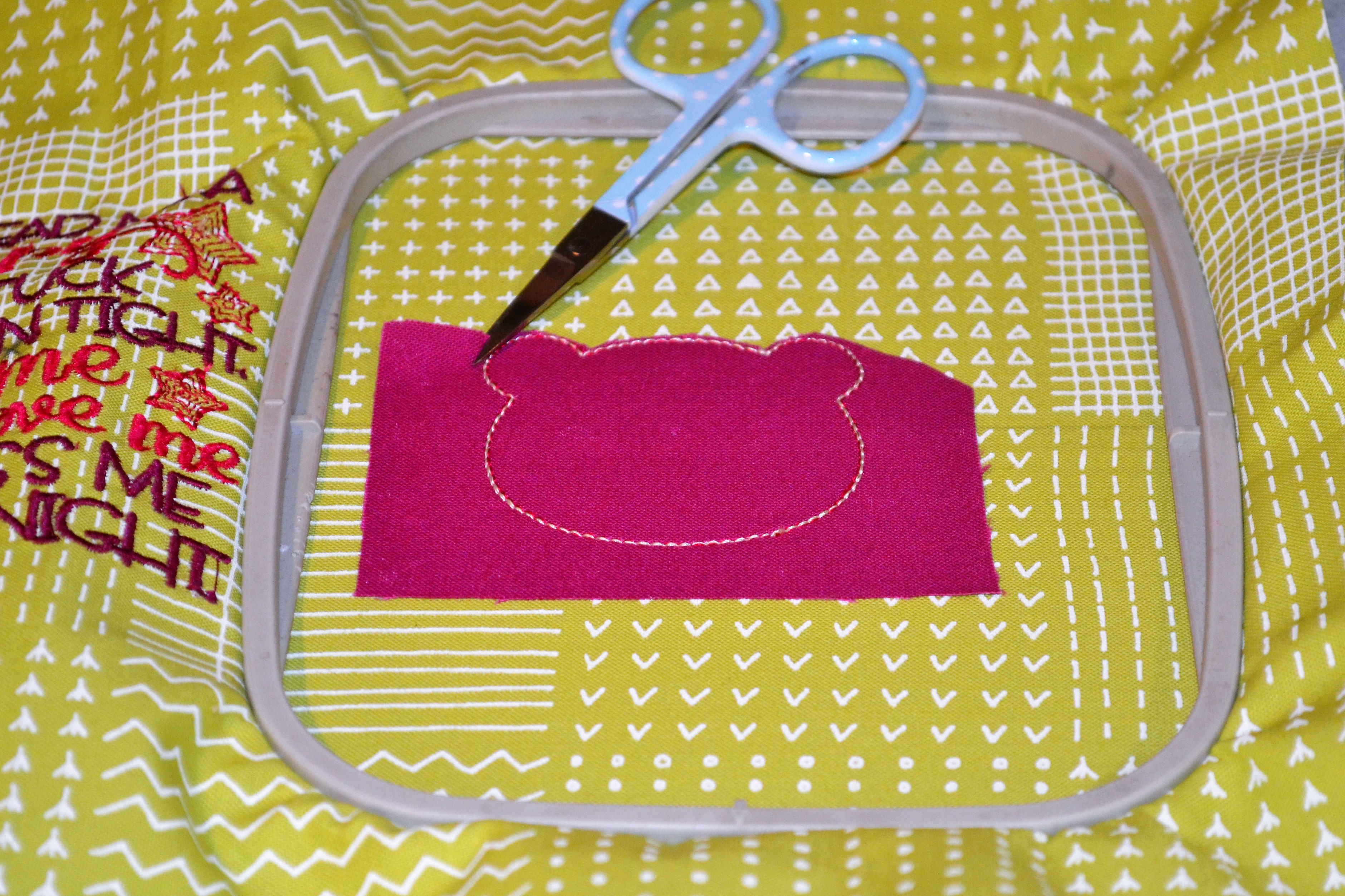 Project tutorial  reading pocket pillow  designs by juju embroidery blog Project tutorial  reading pocket pillow  designs by juju embroidery blog