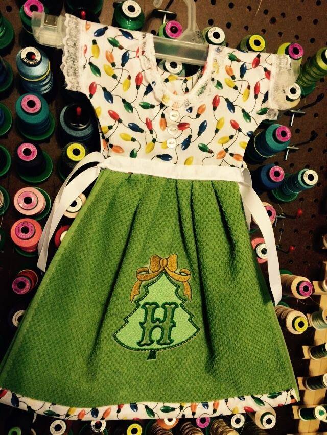 dresstowel-joy-helms-christmas-tree-embossed