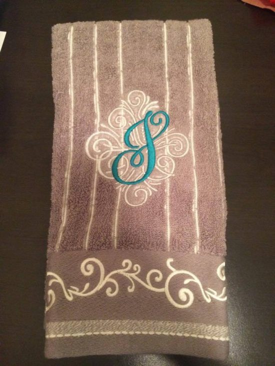 towel-shabana-tariq-adorn
